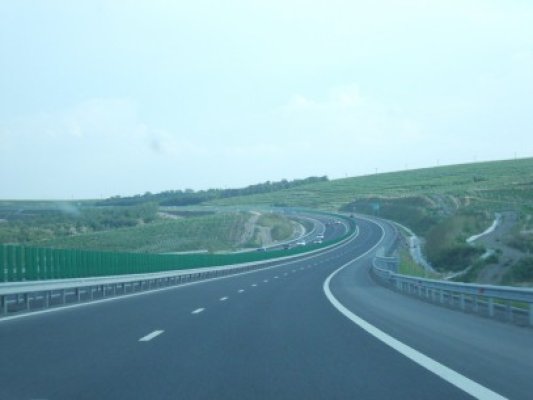 Trafic oprit temporar pe A2, din cauza unui incendiu